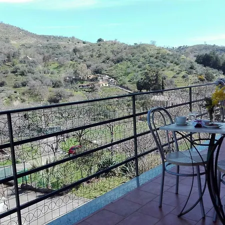 La Terra Dei Ciliegi Tra L'etna E Il Mare Di Taormina Piedimonte Etneo